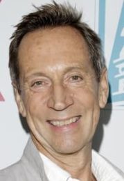 Jonathan Hyde